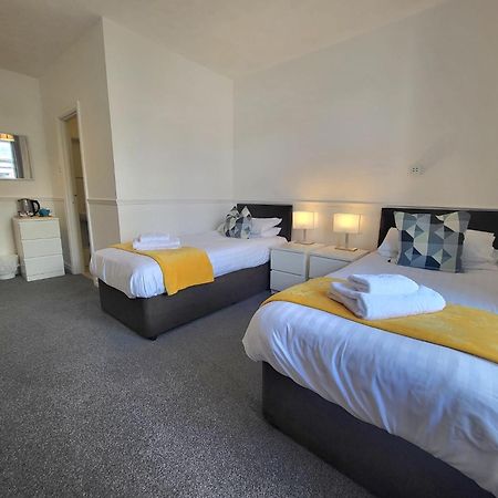 Beach Hotel Torbay B&B Пейнтън Екстериор снимка