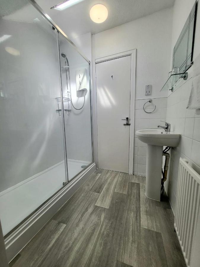 Beach Hotel Torbay B&B Пейнтън Екстериор снимка