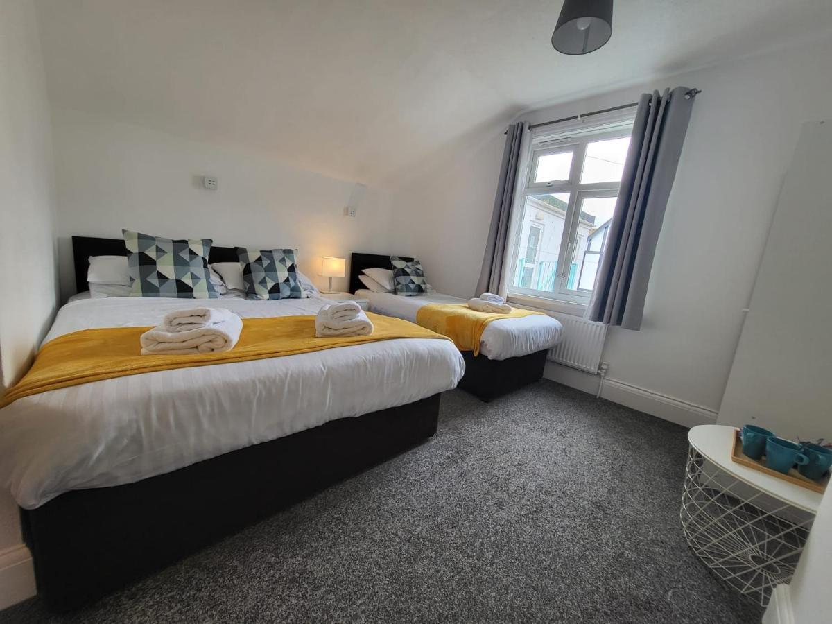 Beach Hotel Torbay B&B Пейнтън Екстериор снимка
