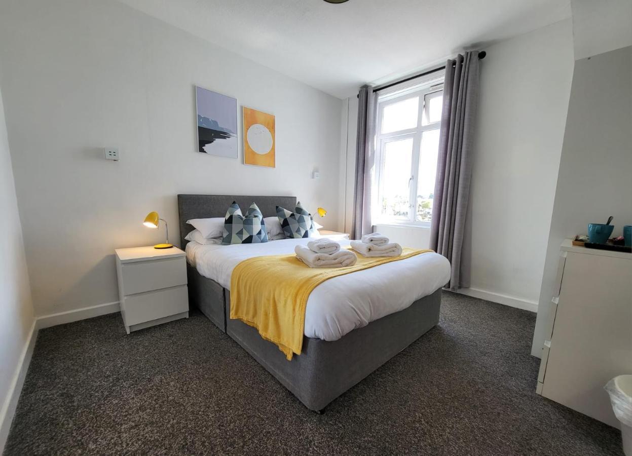 Beach Hotel Torbay B&B Пейнтън Екстериор снимка