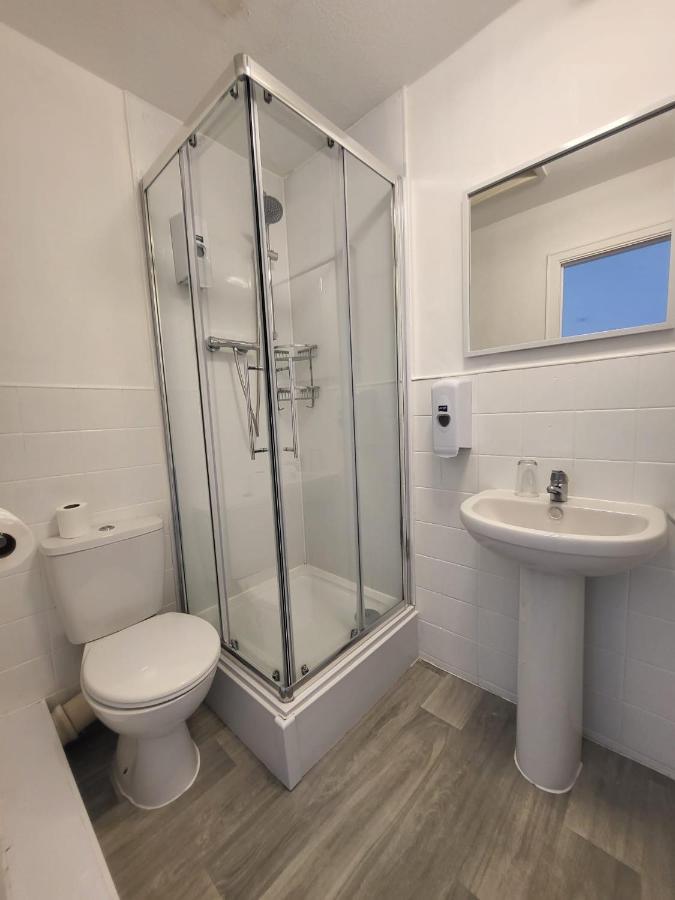Beach Hotel Torbay B&B Пейнтън Екстериор снимка