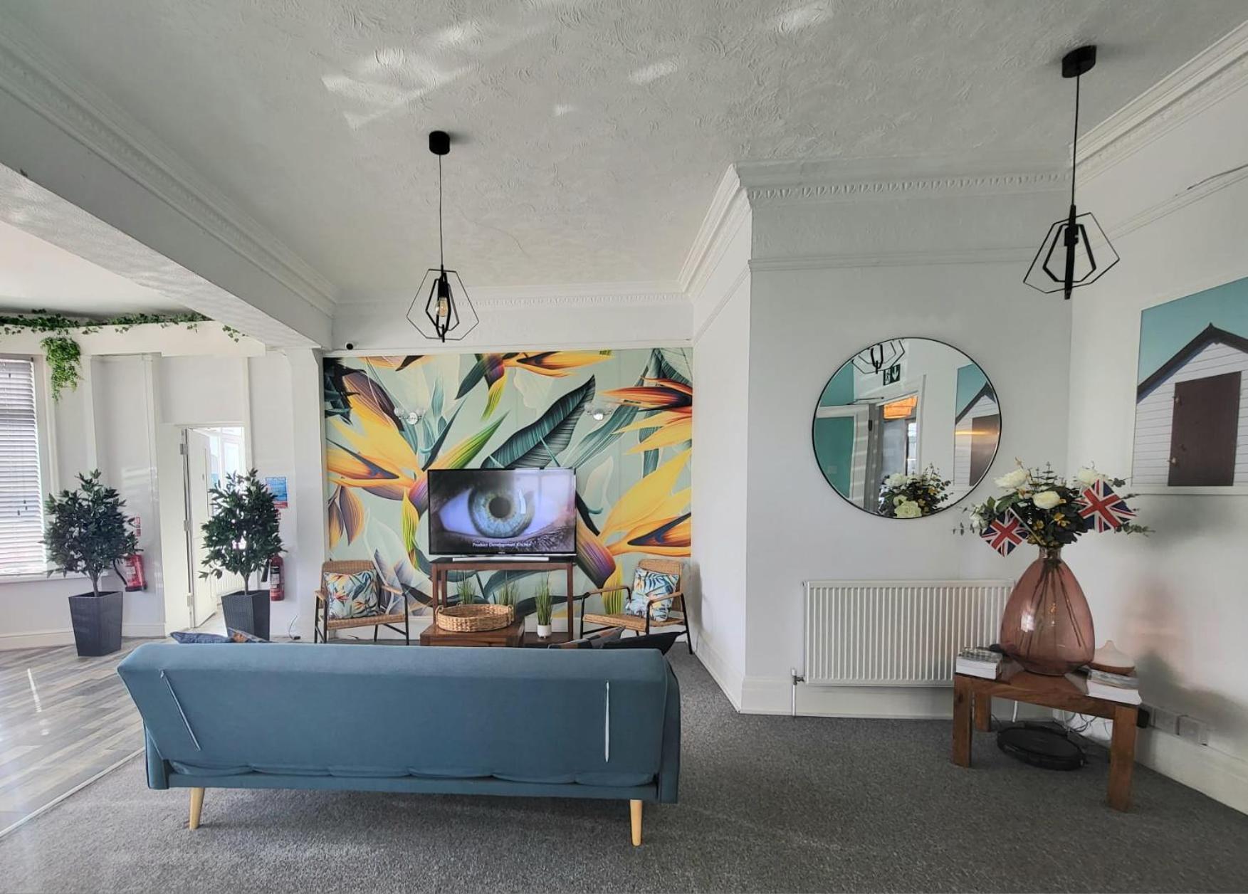 Beach Hotel Torbay B&B Пейнтън Екстериор снимка